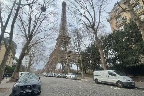 SUBLIME APPARTEMENT – PARIS VII – APOLLINAIRE