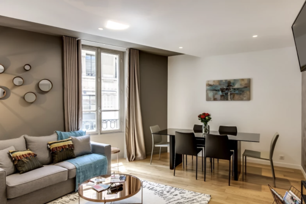 APPARTEMENT EN PLEIN PARIS – PARIS VIII – BORICE